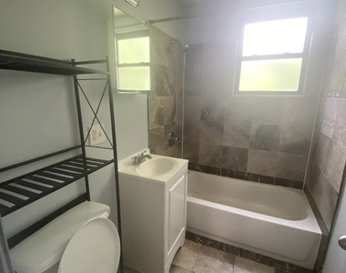 7320 N Winchester Avenue - Photo Thumbnail 8