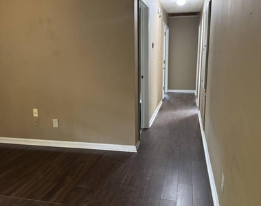 100 Fleeta Drive - Photo Thumbnail 6