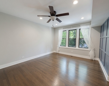 4004 N Bell Avenue - Photo Thumbnail 3