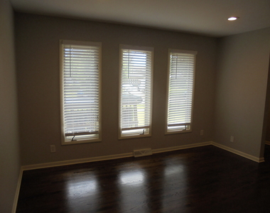 1130 Laurel Drive - Photo Thumbnail 4