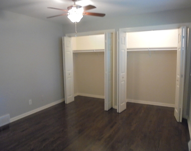 1130 Laurel Drive - Photo Thumbnail 19