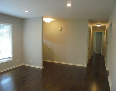 1130 Laurel Drive - Photo Thumbnail 5