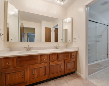 1525 Columbia Court - Photo Thumbnail 16