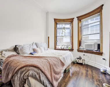 3932 N Sheridan Road - Photo Thumbnail 2
