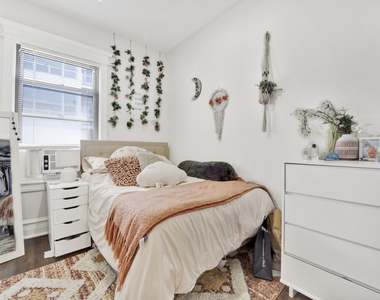 3932 N Sheridan Road - Photo Thumbnail 3