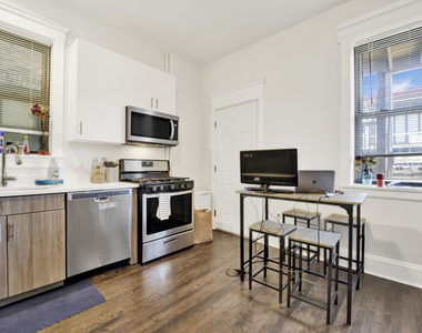 1010 W Dakin Street - Photo Thumbnail 1