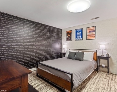 215 N Aberdeen Street - Photo Thumbnail 12