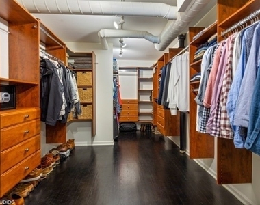 215 N Aberdeen Street - Photo Thumbnail 11