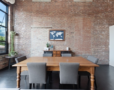 215 N Aberdeen Street - Photo Thumbnail 5