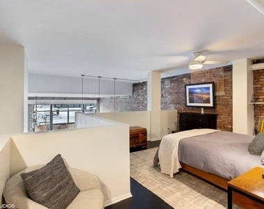 215 N Aberdeen Street - Photo Thumbnail 9