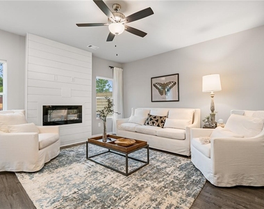 1112 Elyse Lane - Photo Thumbnail 4