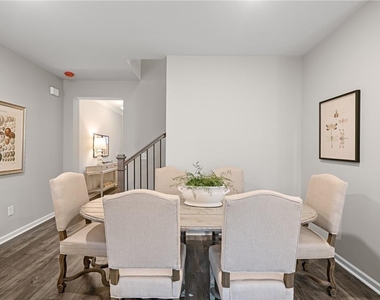 1112 Elyse Lane - Photo Thumbnail 2