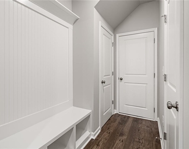 1112 Elyse Lane - Photo Thumbnail 8