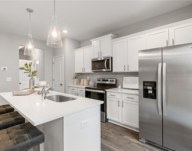 1112 Elyse Lane - Photo Thumbnail 7