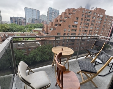 1 E 8th Street - Photo Thumbnail 10
