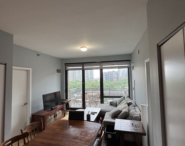 1 E 8th Street - Photo Thumbnail 4