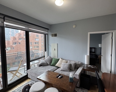 1 E 8th Street - Photo Thumbnail 8