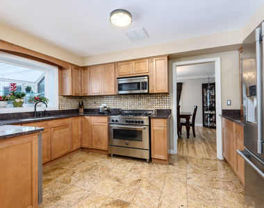 259 Cornell Avenue - Photo Thumbnail 16