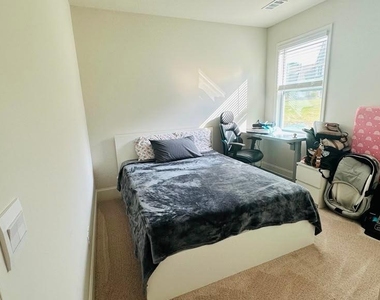 5595 Loring Street - Photo Thumbnail 1