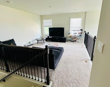 5595 Loring Street - Photo Thumbnail 7