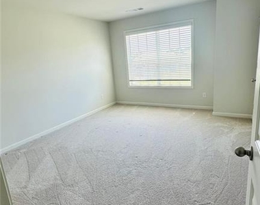 5595 Loring Street - Photo Thumbnail 16