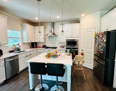 5595 Loring Street - Photo Thumbnail 8