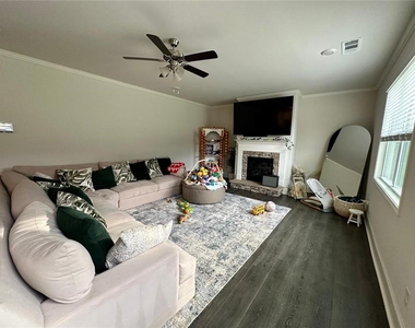 5595 Loring Street - Photo Thumbnail 9