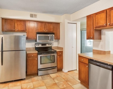 245 Seasons Parkway - Photo Thumbnail 18