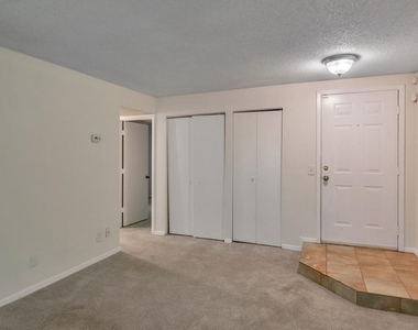 245 Seasons Parkway - Photo Thumbnail 14