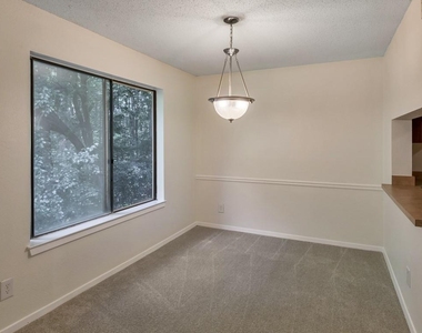 245 Seasons Parkway - Photo Thumbnail 9