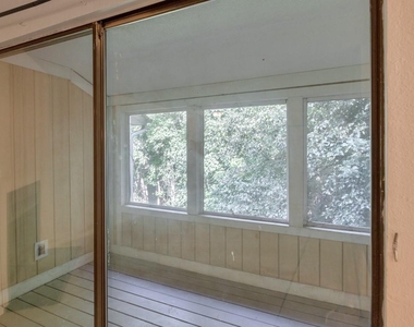 245 Seasons Parkway - Photo Thumbnail 7