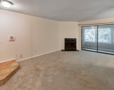 245 Seasons Parkway - Photo Thumbnail 3
