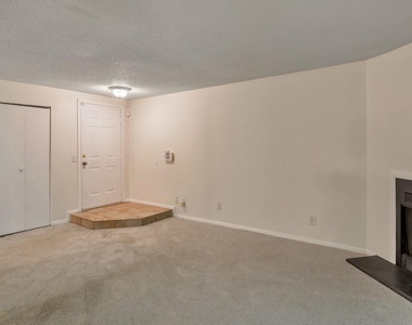 245 Seasons Parkway - Photo Thumbnail 12
