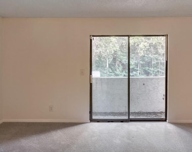 245 Seasons Parkway - Photo Thumbnail 8