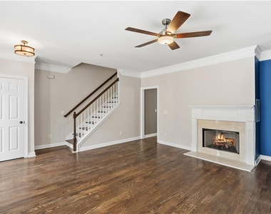 260 Manning Road Sw - Photo Thumbnail 6