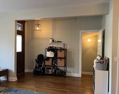 3625 N Hermitage Avenue - Photo Thumbnail 6