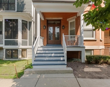 3625 N Hermitage Avenue - Photo Thumbnail 1