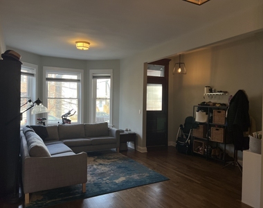 3625 N Hermitage Avenue - Photo Thumbnail 5