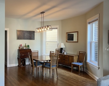 3625 N Hermitage Avenue - Photo Thumbnail 9