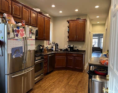 3625 N Hermitage Avenue - Photo Thumbnail 11