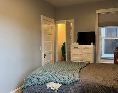 3625 N Hermitage Avenue - Photo Thumbnail 14