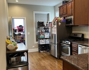 3625 N Hermitage Avenue - Photo Thumbnail 12