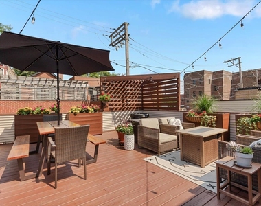 3625 N Hermitage Avenue - Photo Thumbnail 2