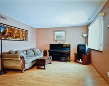 1733 Howe Lane - Photo Thumbnail 2