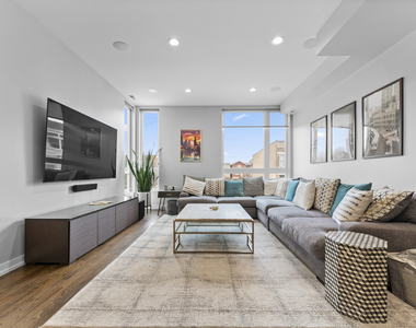 2437 W Jackson Boulevard - Photo Thumbnail 8