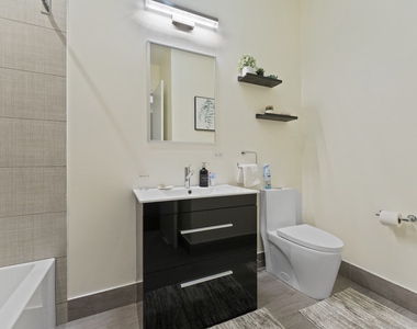 2437 W Jackson Boulevard - Photo Thumbnail 22
