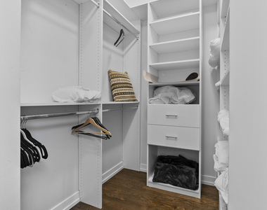 2437 W Jackson Boulevard - Photo Thumbnail 6
