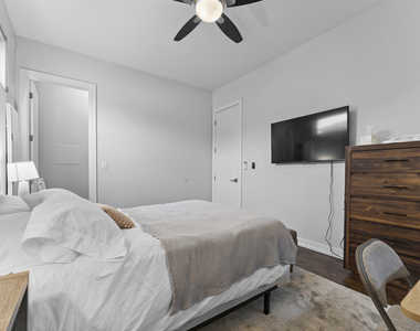 2437 W Jackson Boulevard - Photo Thumbnail 5