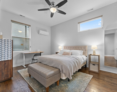 2437 W Jackson Boulevard - Photo Thumbnail 4
