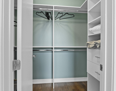 2437 W Jackson Boulevard - Photo Thumbnail 3